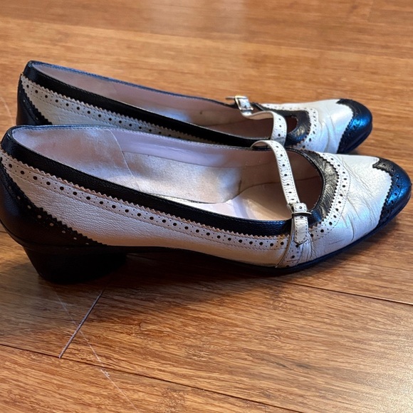 Salvatore Ferragamo Elegant Black and White Women's Shoes - size 10 - Picture 1 of 8